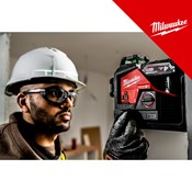 MILWAUKEE 12V AKU LASERSKI NIVELIR 4 točke zelena zraka, u C koferu sa 1x3Ah baterijom i punjačem (M12CLL4P-301C - 4933479203)