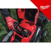 MILWAUKEE 18V AKU KOSILICA SAMOHODNA, u kutiji s baterijama 2x12Ah i punjačem (M18F2LM53-122 - 4933499213)