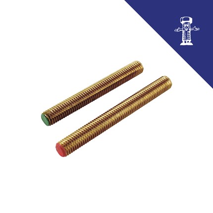 Dvije mesingane navojne šipke DIN 975 duljine 4x1000 mm s bočnim oznakama, prikazane na bijeloj pozadini.
