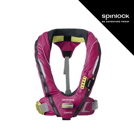 Rozovi prsluk za spašavanje Cento Junior 150N od Spinlock, dizajniran za dječju upotrebu, s jasnim logotipom proizvođača i detaljima koji ukazuju na njegovu funkcionalnost.