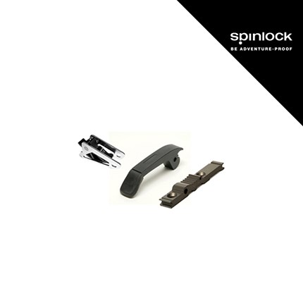 Servisni kit Spinlock XTS sastoji se od crnog ručnog kvačila, metalnog nosača i crnog kvačila za fiksiranje.